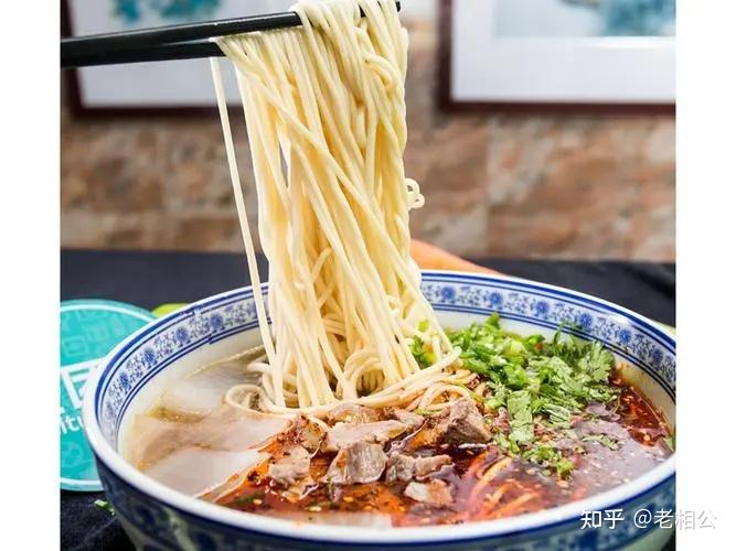 探索兰州美食~兰州拉面,汤鲜面更香 - 知乎