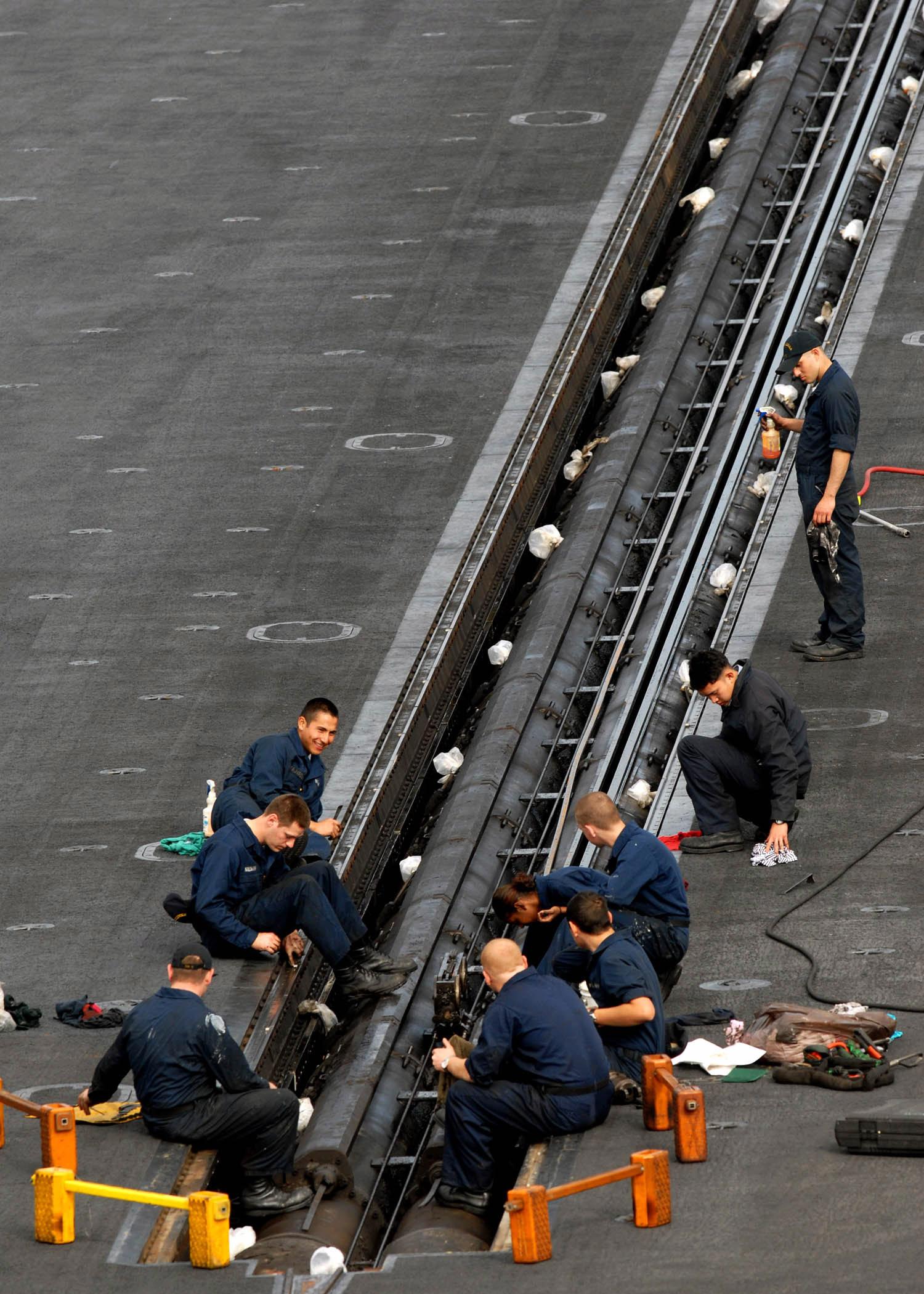 巴西聖保羅號航空母艦與蒸汽彈射裝置