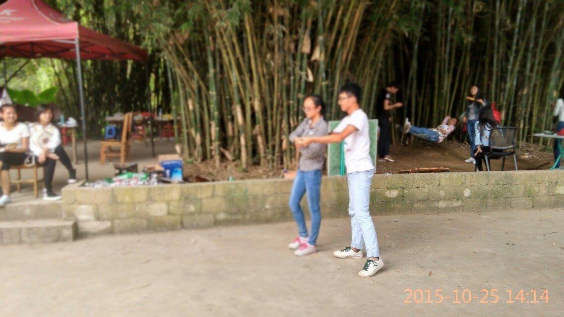 大学里你们组织过什么班级活动?