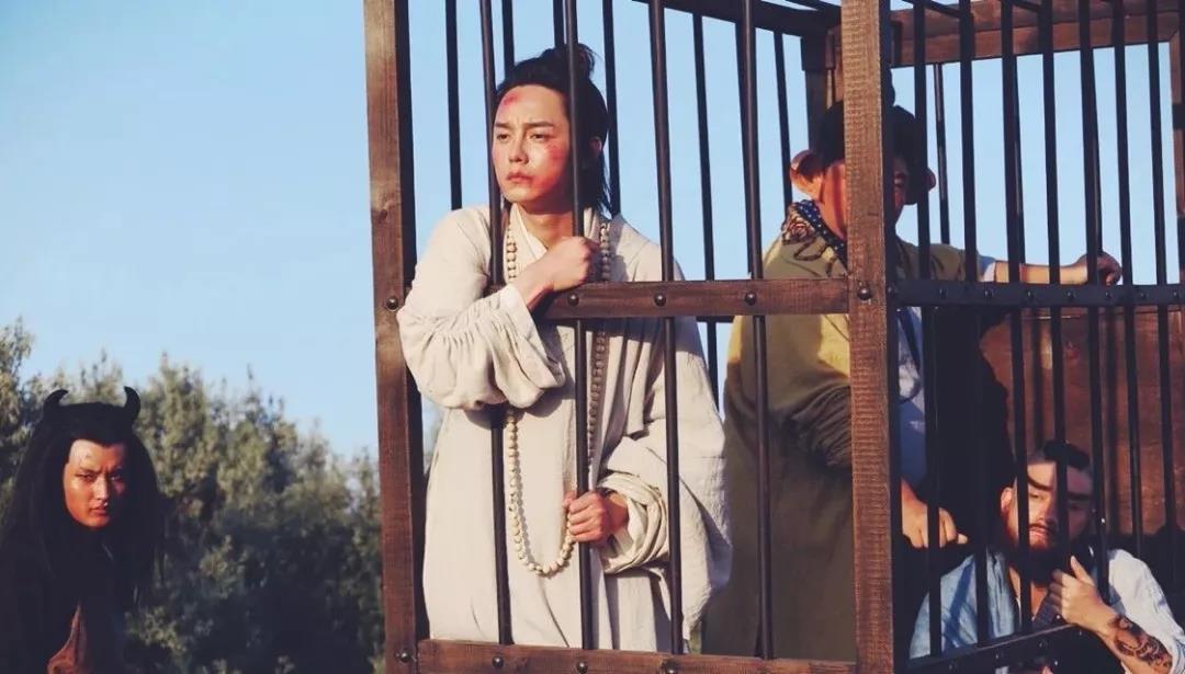 尹正幻乐之城致敬张国荣路遥夜长未曾舍弃