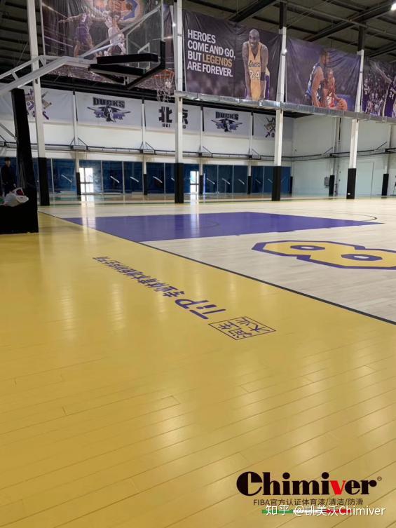 篮球球馆木地板_nba球馆地板高清壁纸_篮球场地地板