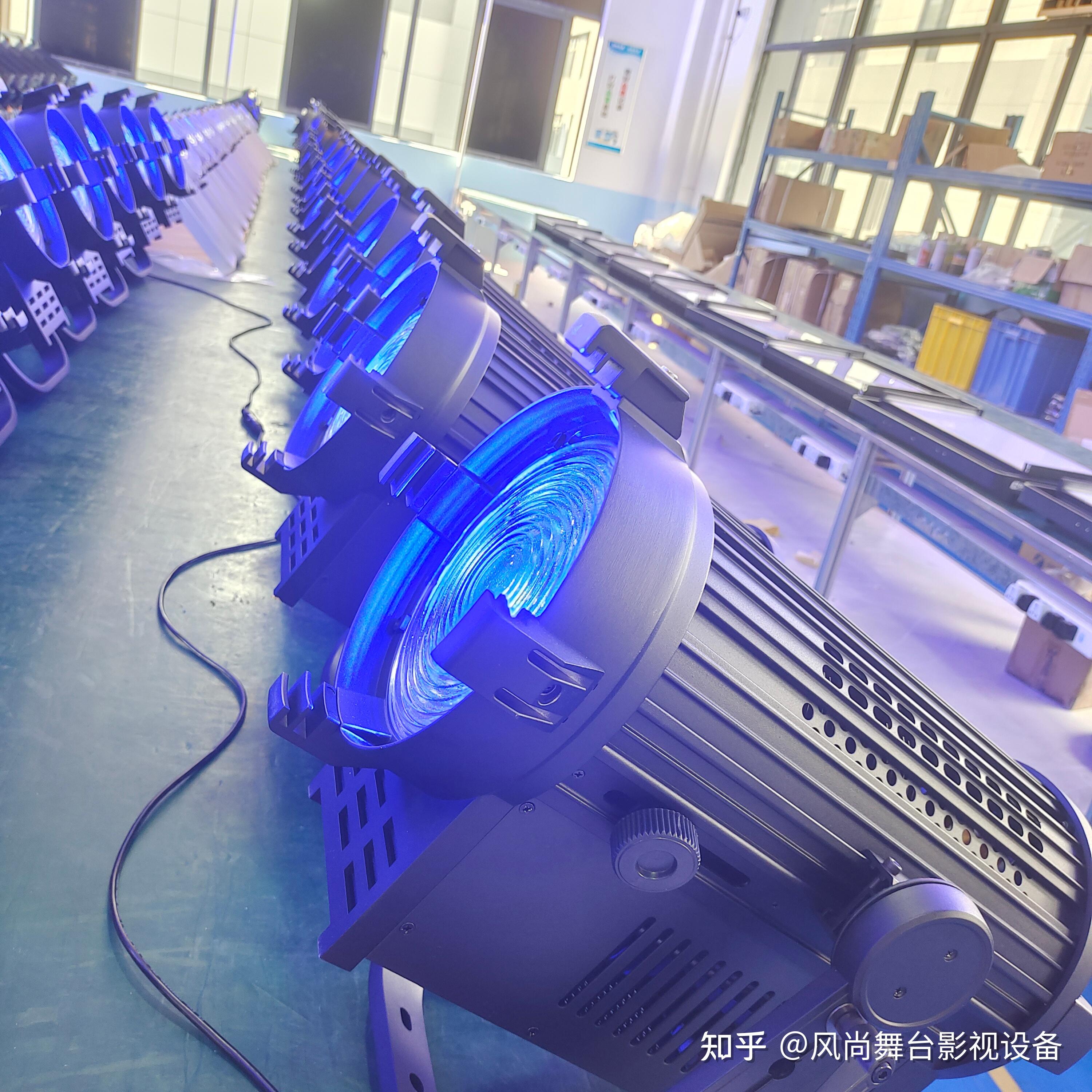 新品即爆款:风尚200W无风机LED聚光灯 - 知乎