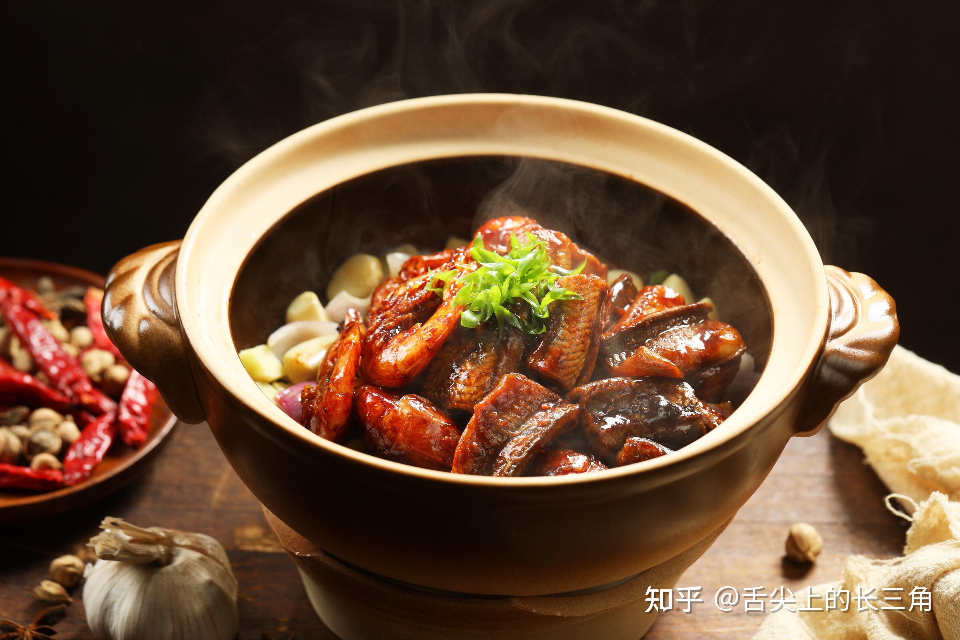 寻宝记春季菜品:绍式虾爆鳝此外,椒香与肉香相融的花椒仔排,鲜香