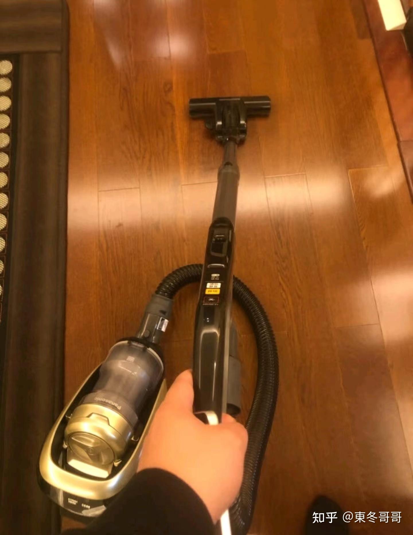 用吸尘器吸同样的灰尘