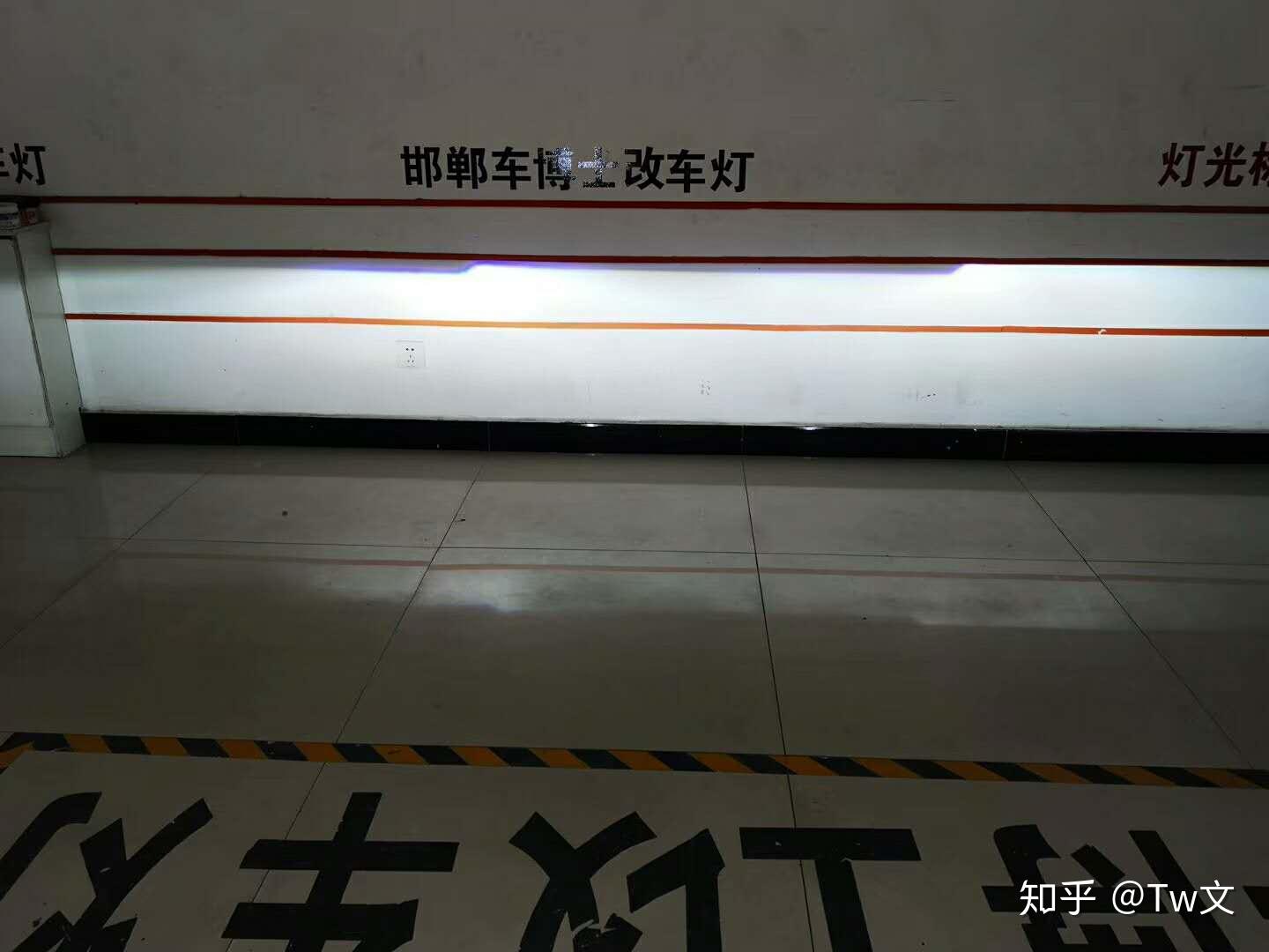 升级后室内近光效果:犀利的切割线,灯光明亮,清晰,照射范围也比原车灯