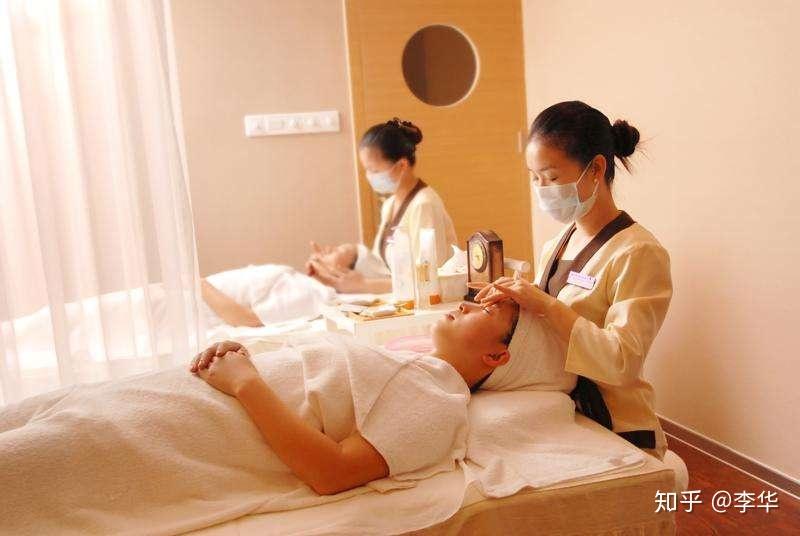 只有环境达到吸引顾客进门的要求,才能让顾客产生"享受美容服务"的