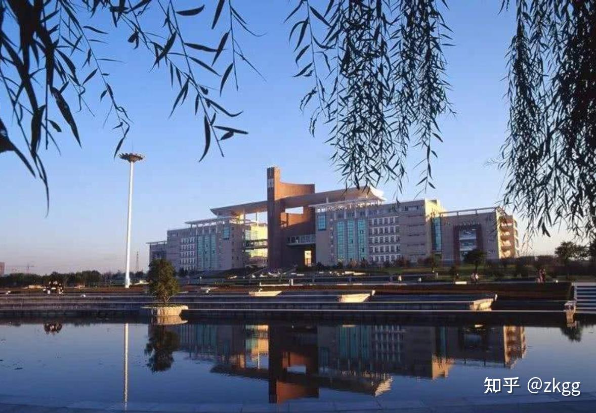 去年二月决定考西电的计算机学院的研究生,二月的最后一天开始复习