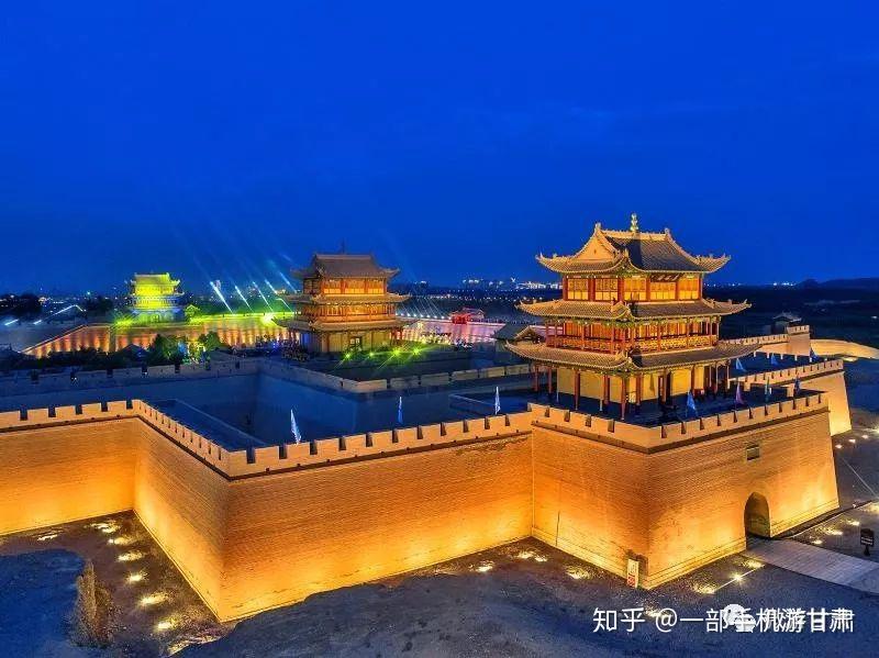 来嘉峪关吧不只关城和方特还有孔雀黑山湖国家铁人三项基地