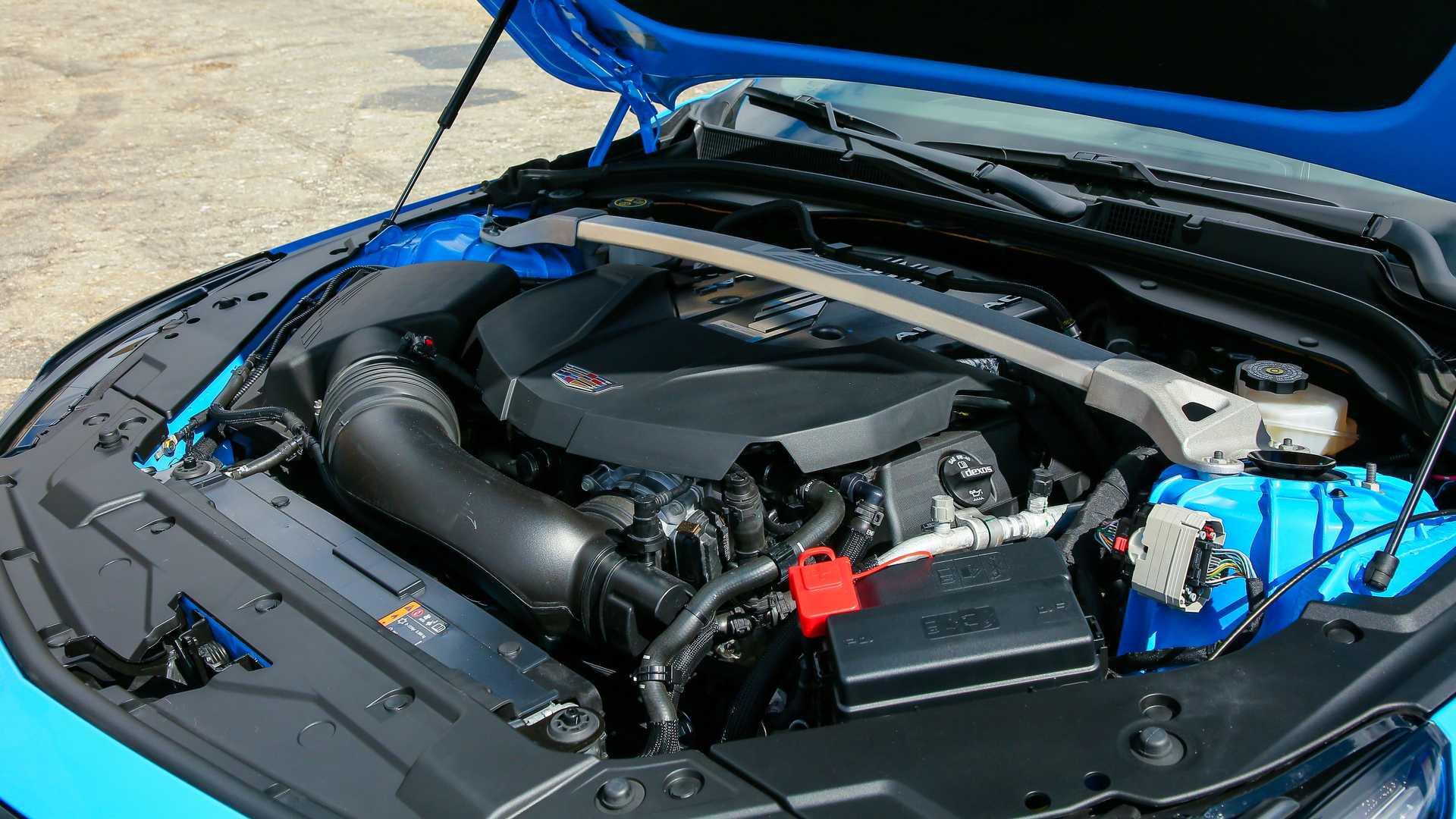 2升机械增压v8发动机,最大输出功率498千瓦,峰值扭矩893牛·米,0-96