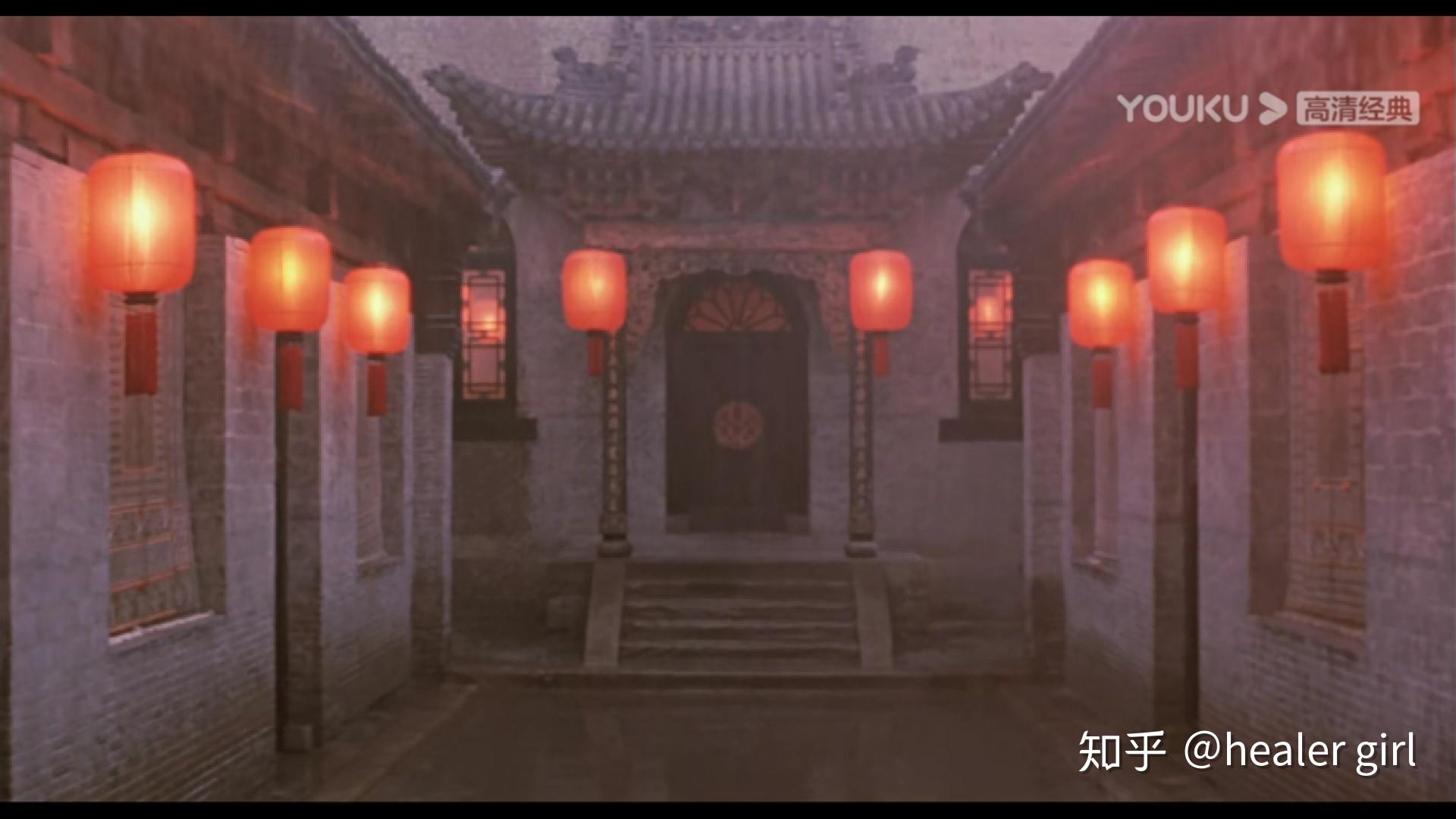 大红灯笼高高挂物件细节