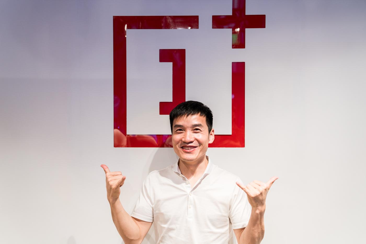 那就是一加手机ceo 刘作虎,也就是「张老板」在深圳门店出现