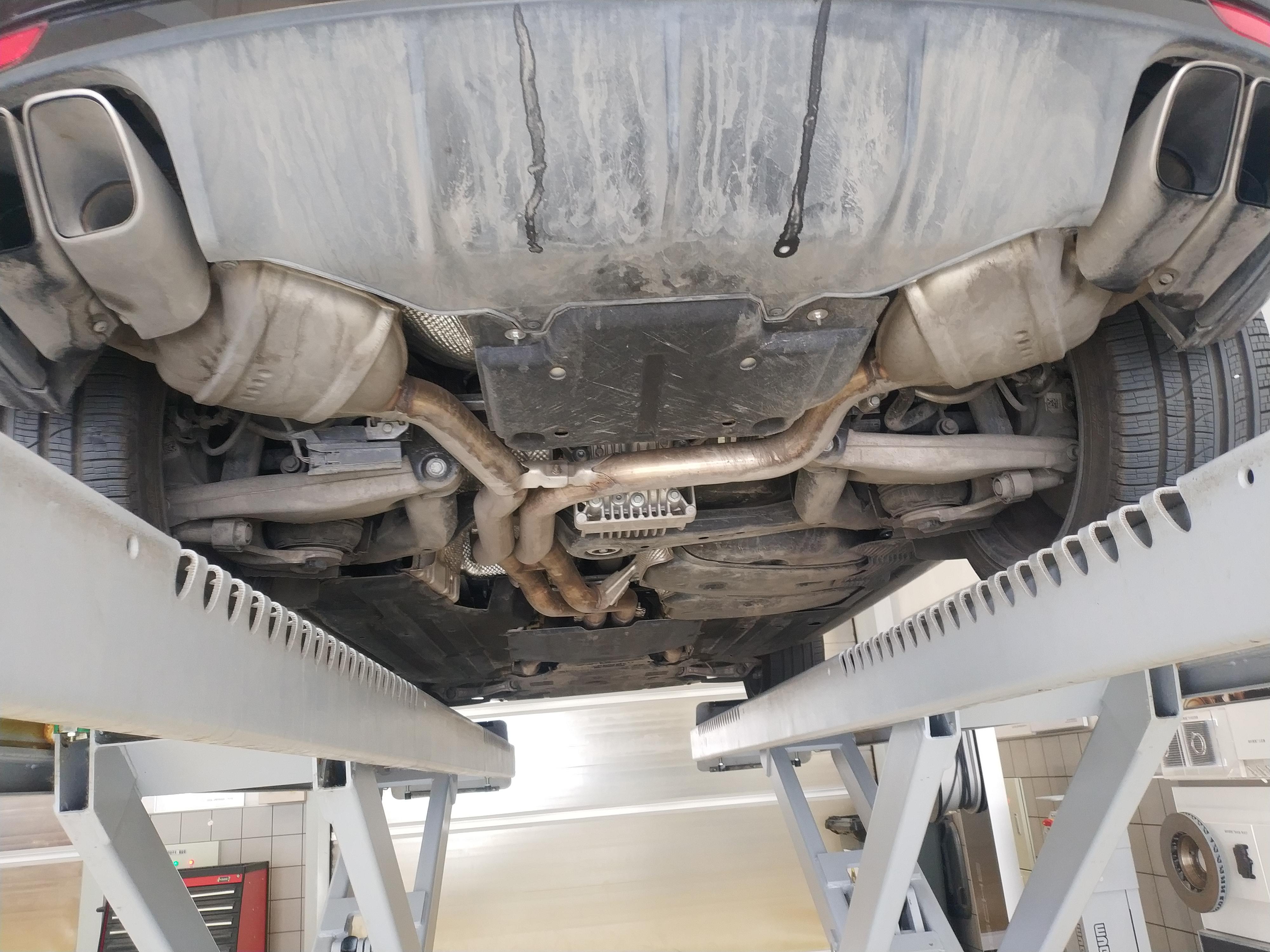 为什么二手保时捷macan居然要卖80万车主不懂车就不要讲话