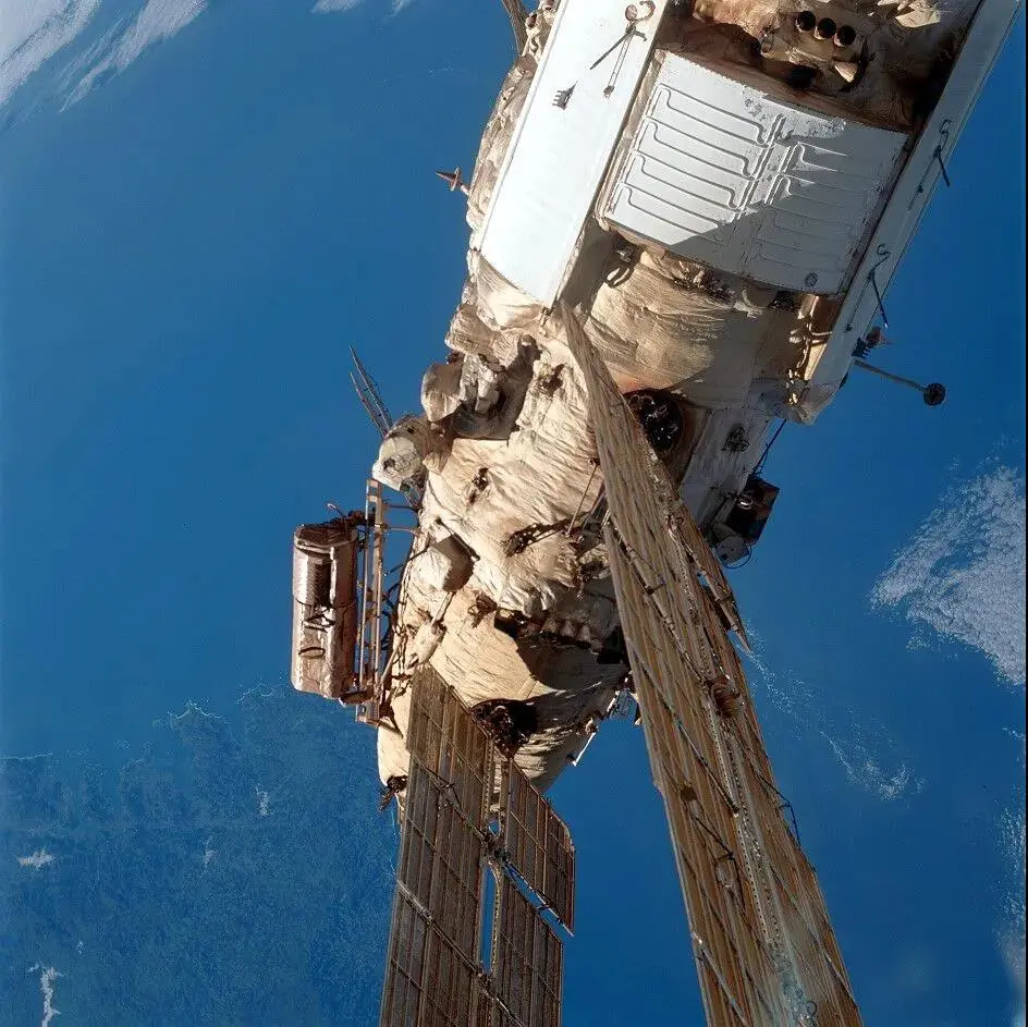 技术航天和平号空间站丨星空探索的先驱逐梦太空的传奇
