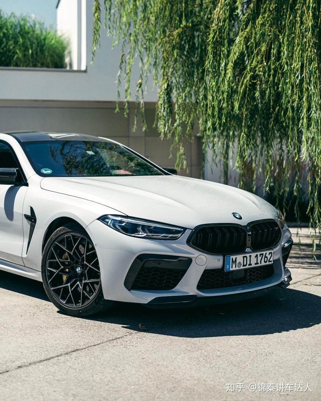 全新bmwm8四门雷霆版平静不止表面78