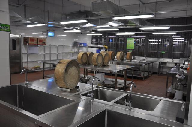 什么是中央厨房