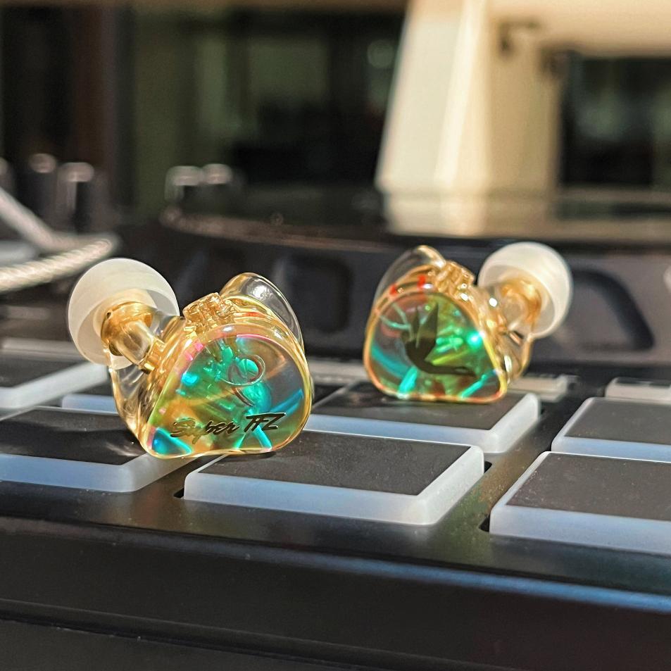 超闪的耳机我想焊在耳朵上了tfz锦瑟香也force1舞台音乐耳返耳机开箱