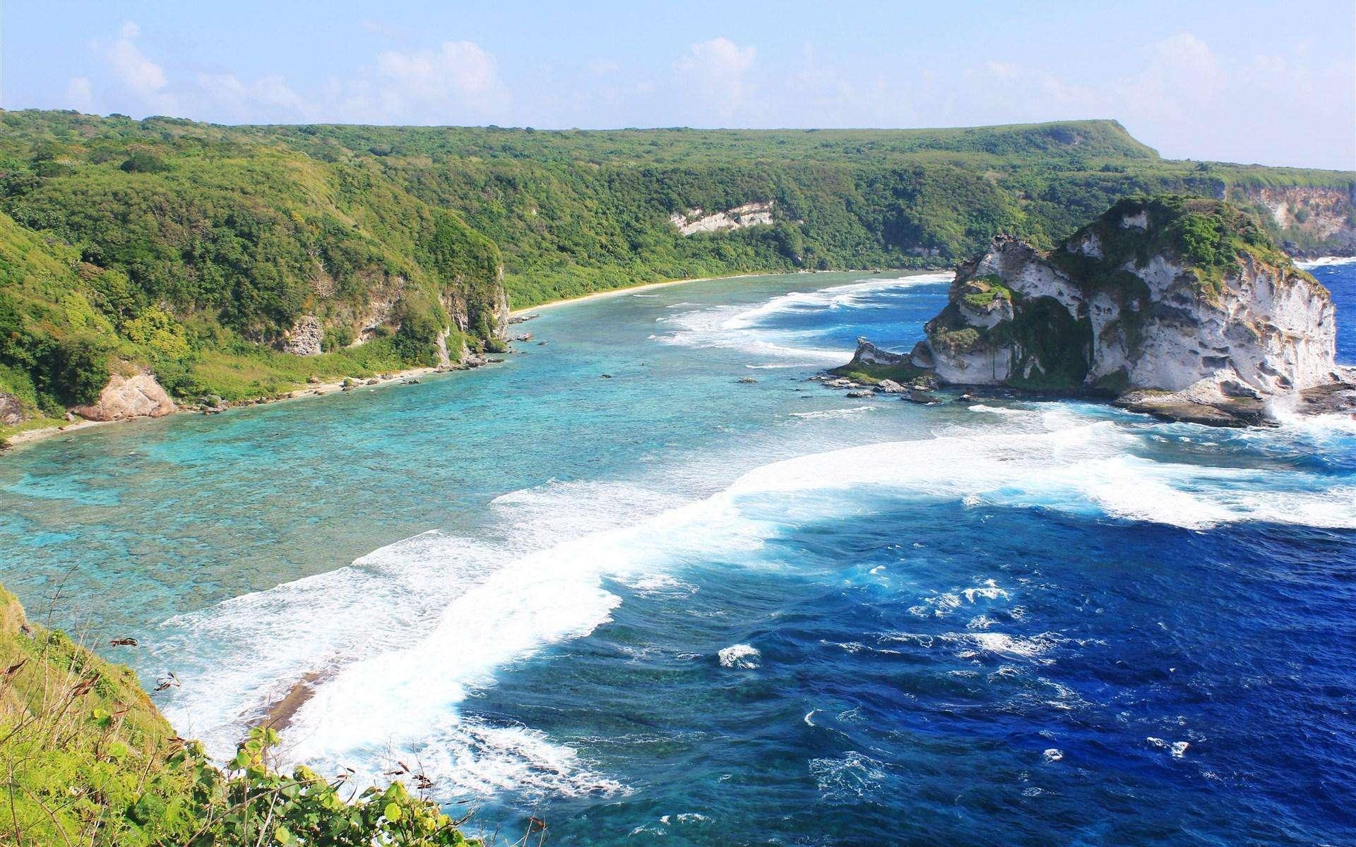 北马里亚纳群岛气候舒适宜人,全年阳光充沛,空气清新,水清沙幼.