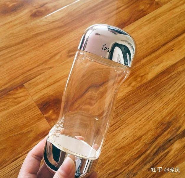 多少岁开始用抗初老护肤品 v2-63b3b20c9a56d9408ef09b2895097d9f_r.jpg