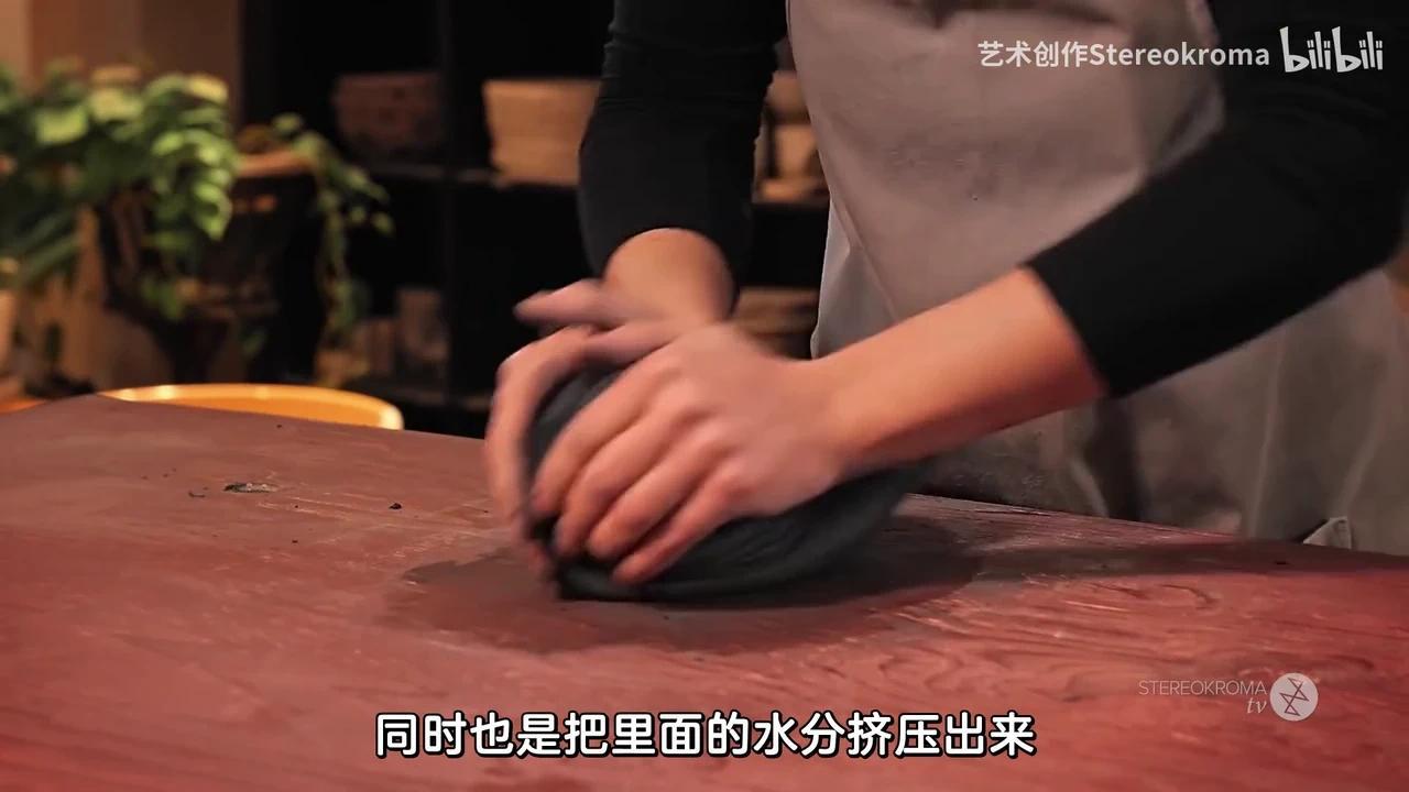 高手在民间匠心制作精美镂空陶瓷碗超丝滑见证古老手工艺全过程