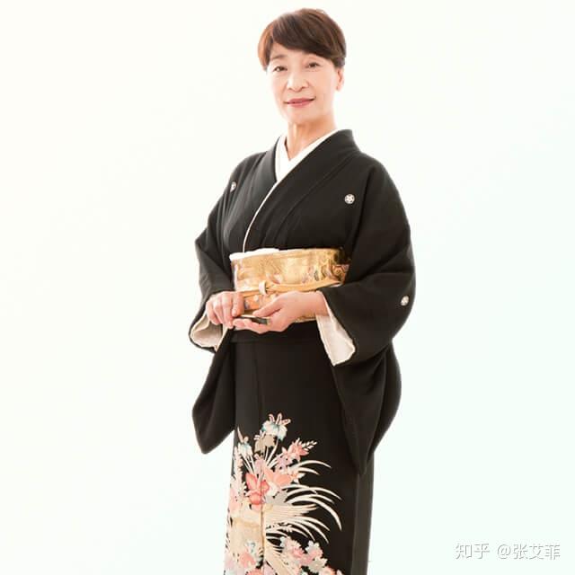 日本神前式婚礼服装图片