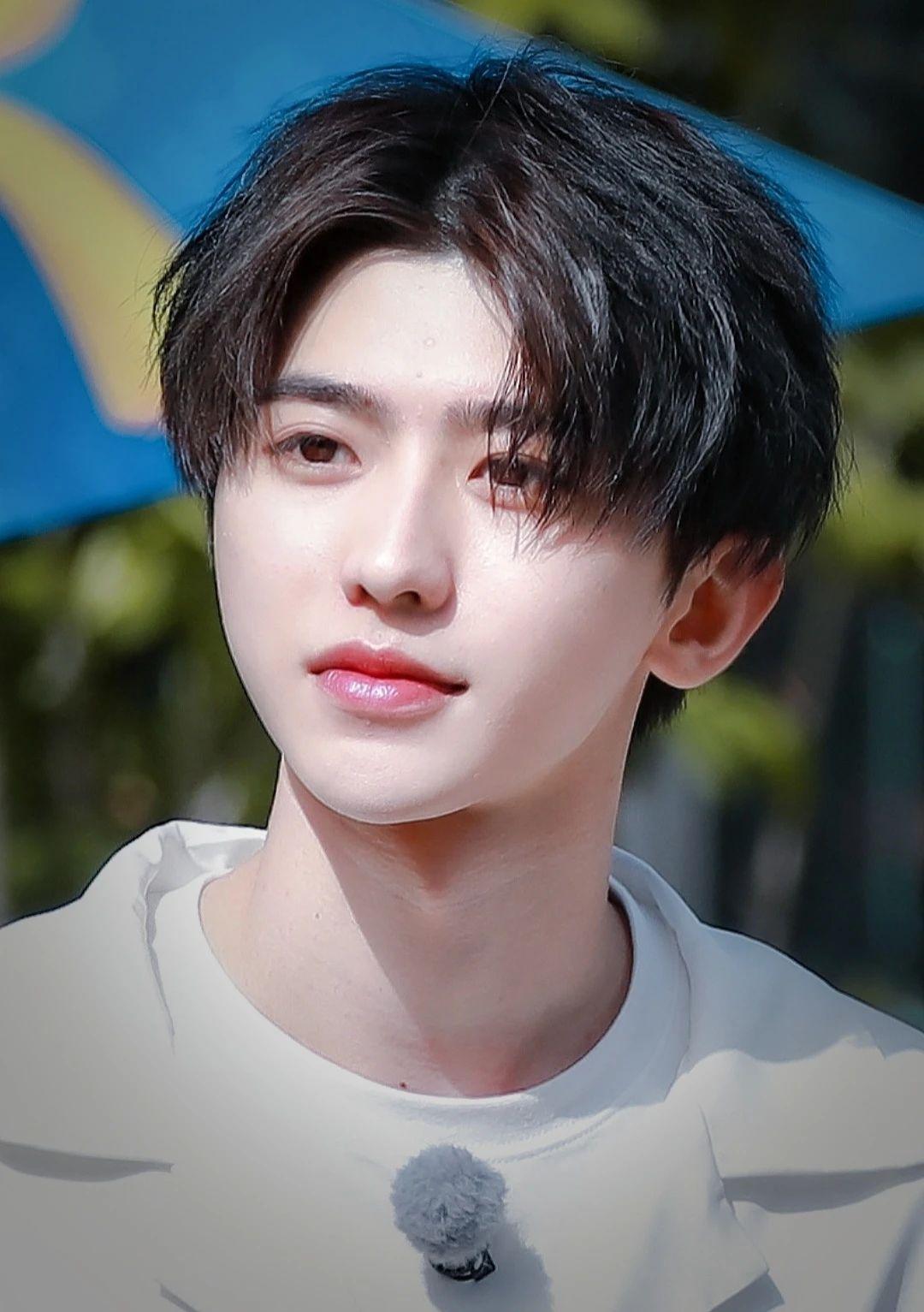 蔡徐坤壁纸好甜啊真的太爱了是夏日风干净耀眼的阳光少年