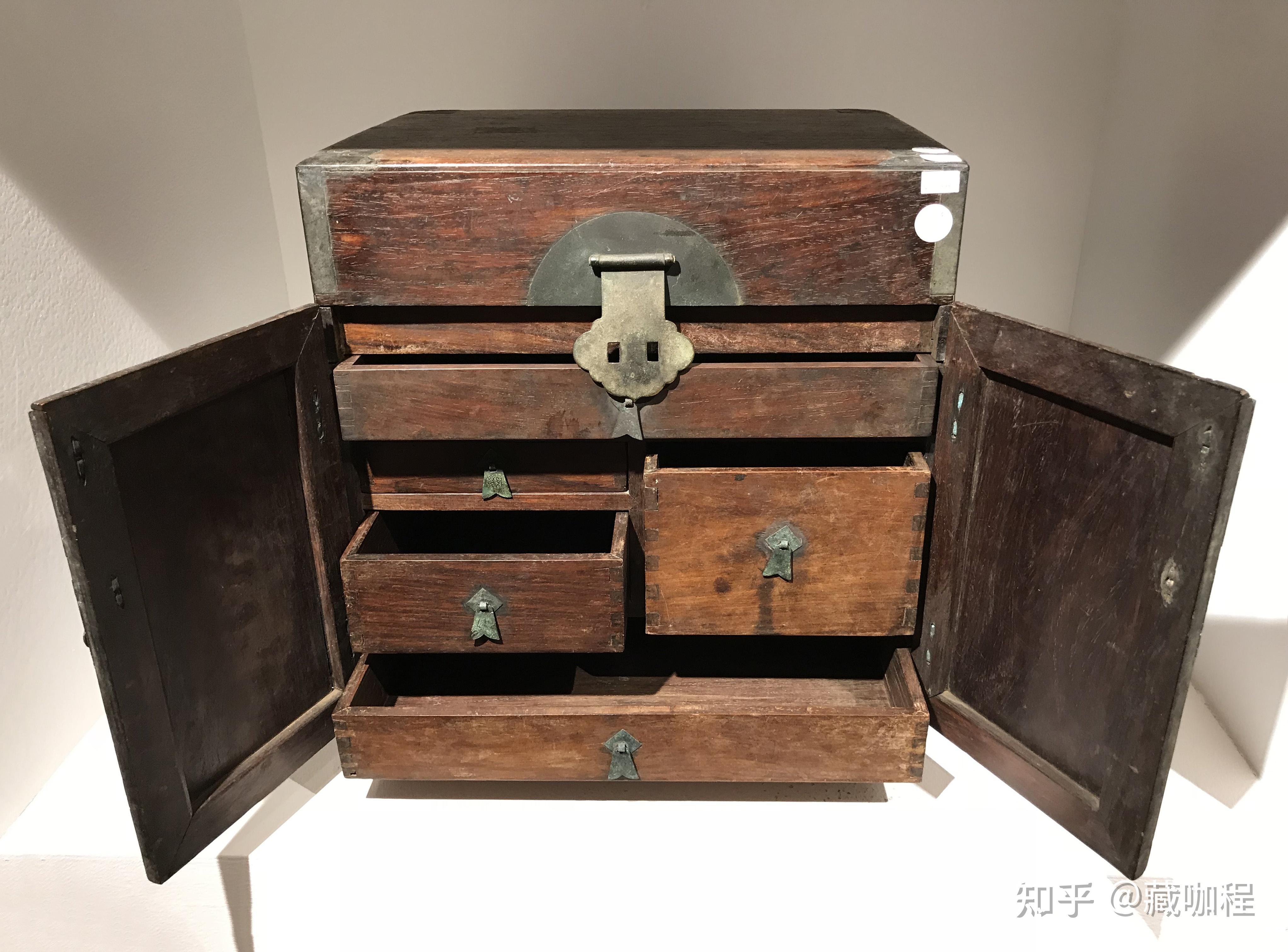 多件盒箱同场展拍黄花梨带暗屉书匣未成交