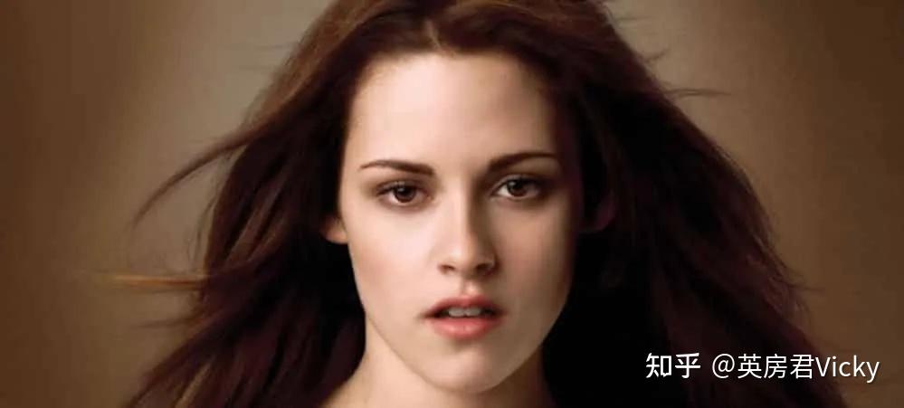 暮光女小k订婚了!从乖乖女到姬圈扛把子,她终于要把自己嫁了