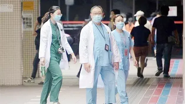 数说香港医生到底有多不足为什么要吸纳海外医生小医话你知