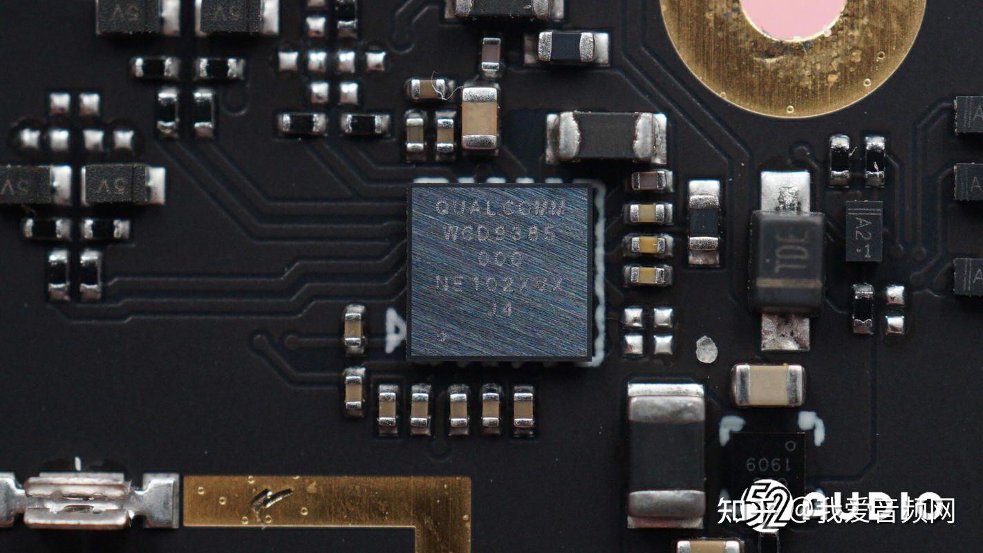 pico neo3 vr一体机拆解,内置上千小时游戏内容,持pico link无线串流