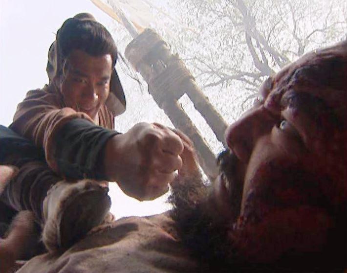 影视剧中为武松醉打蒋门神,臆想出很多细节,好像武松会打醉拳似 ..