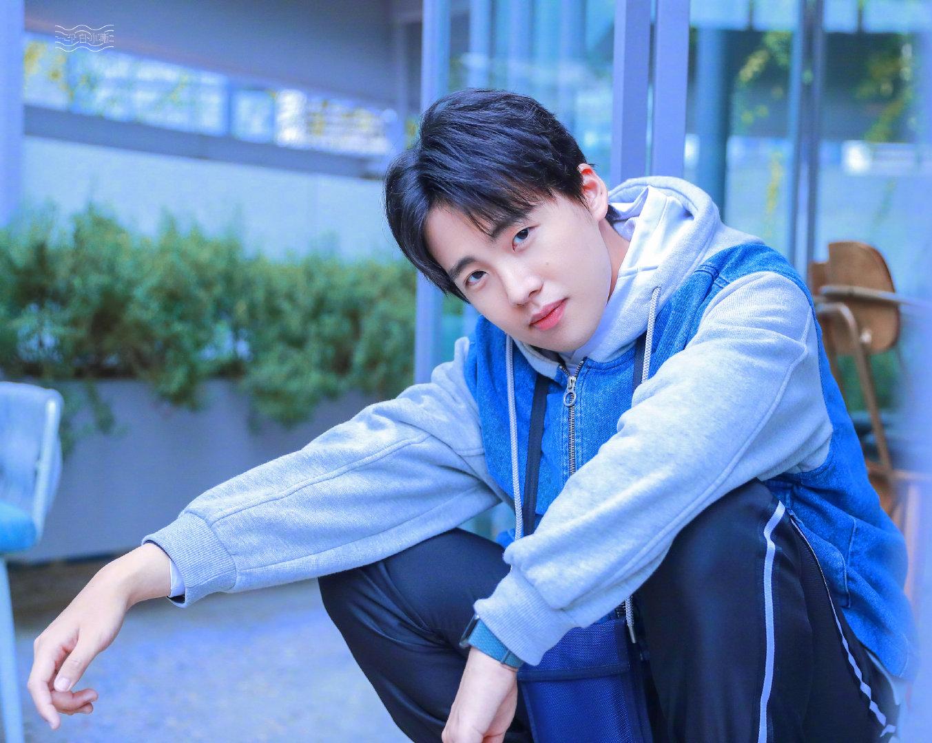 郭麒麟你怕不是要满足了所有女孩心中对男友的憧憬