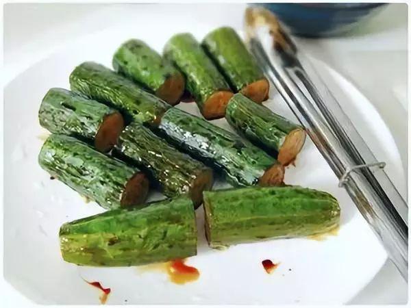 怎样腌咸黄瓜 v2-650a184daa6768d8ee32c58441caa9bb_r.jpg