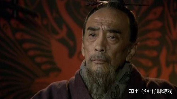 宫殿侧门两边的骑都尉李肃等人带领十多名心腹亲兵对董卓发动突然袭击