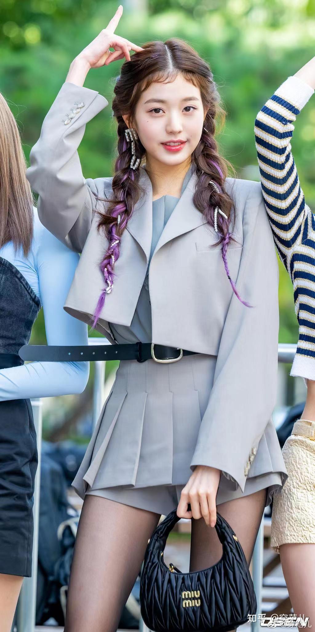 张元英小碎刘海好可爱种草miumiu褶皱包啦