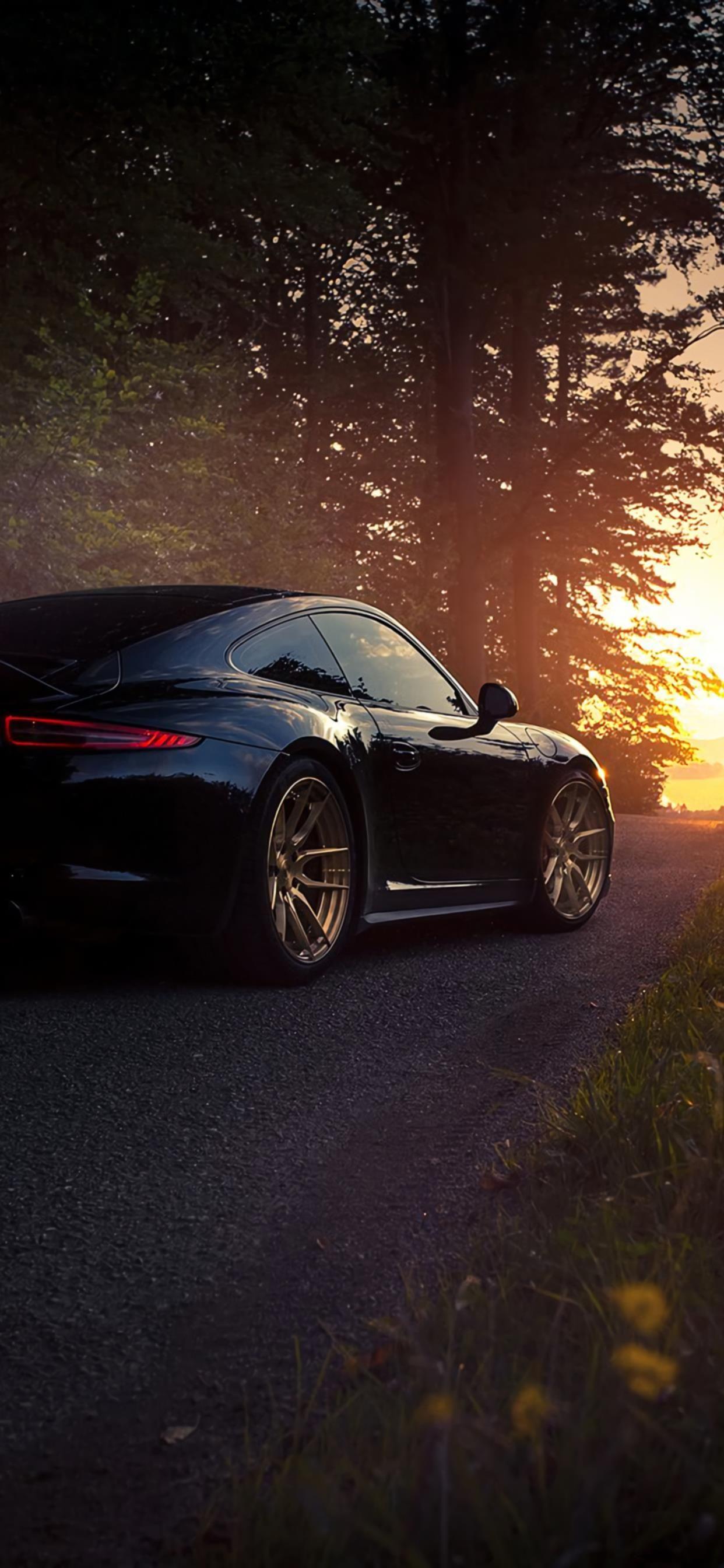 找一张保时捷的的壁纸,谢谢?