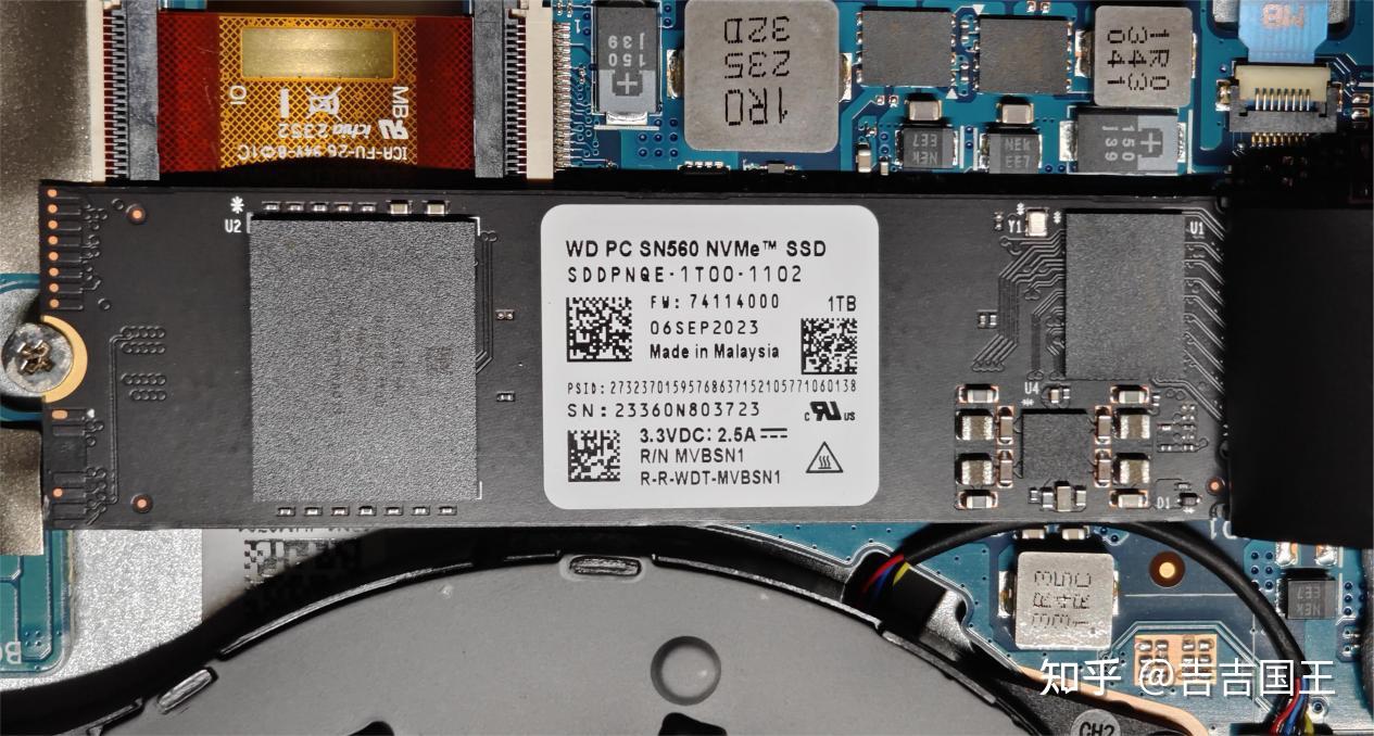 出风口对着转轴吹,由于室温15℃,所以整体凉很多内存内存来自三星