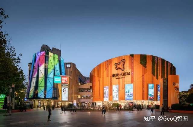 高端商业表现抢眼,创新商业增色添彩对比新一线城市甚至一线城市,南京