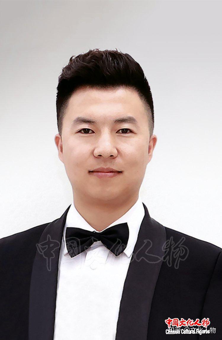 歌唱演员杨博程男高音歌唱演员欧云巴特大连大学音乐学院声乐副教授