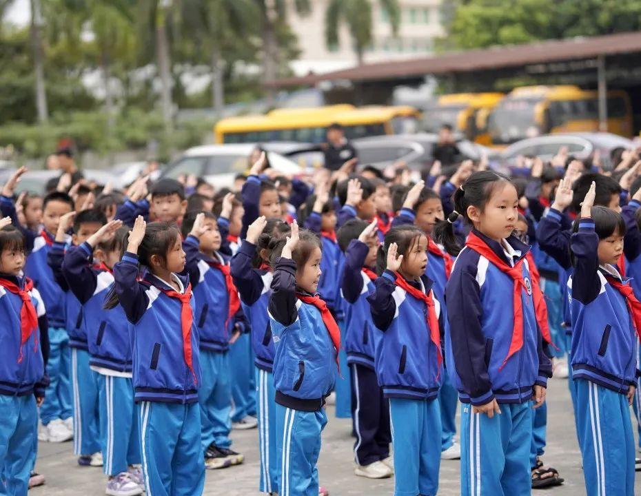 我为队旗添光彩,争做新时代好队员——记普宁国贤学校庆少先队建队74