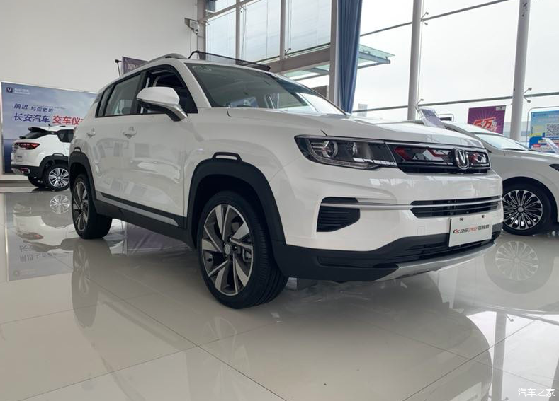 店内实拍2020款长安cs35plus蓝鲸版购车送大礼包配14t双离合