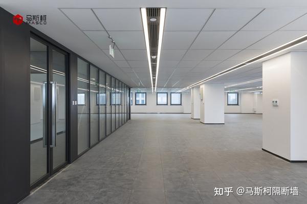 全钢防火隔断 C类防火玻璃隔墙 泰州金融广场案例-马斯柯隔断墙 - 知乎