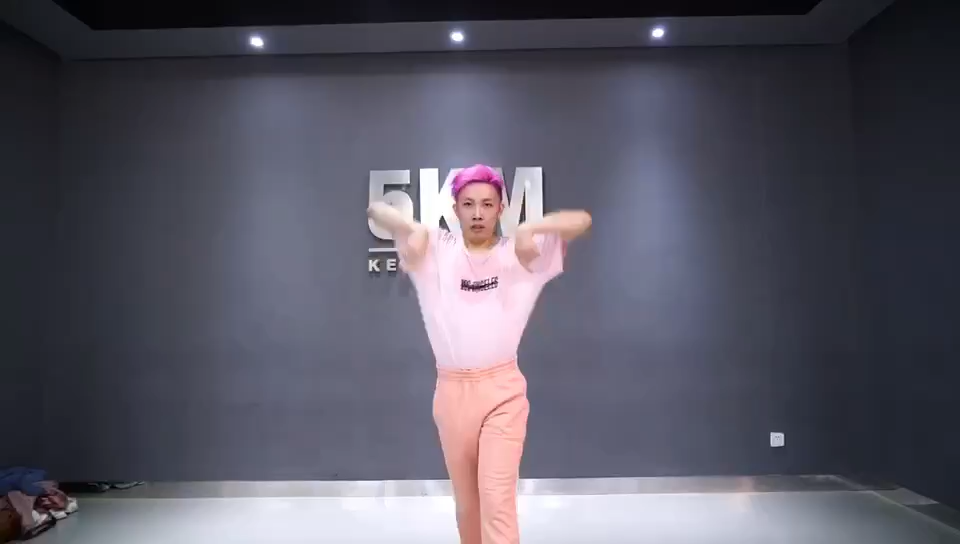 怎么选择适合自己的舞蹈种类 v2-65d762706007212e71f701dbed306e16.png