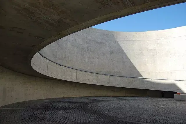 费用:   60元(早鸟票)起安藤忠雄(tadao ando),1941年出生于日本大阪