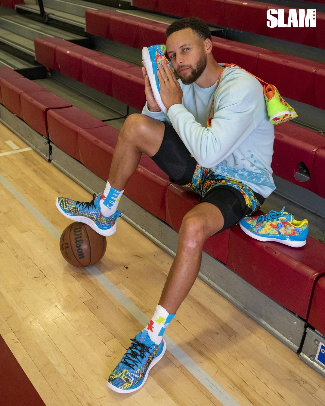 库里登上slam球鞋杂志封面上脚个人最新一代签名鞋curry10