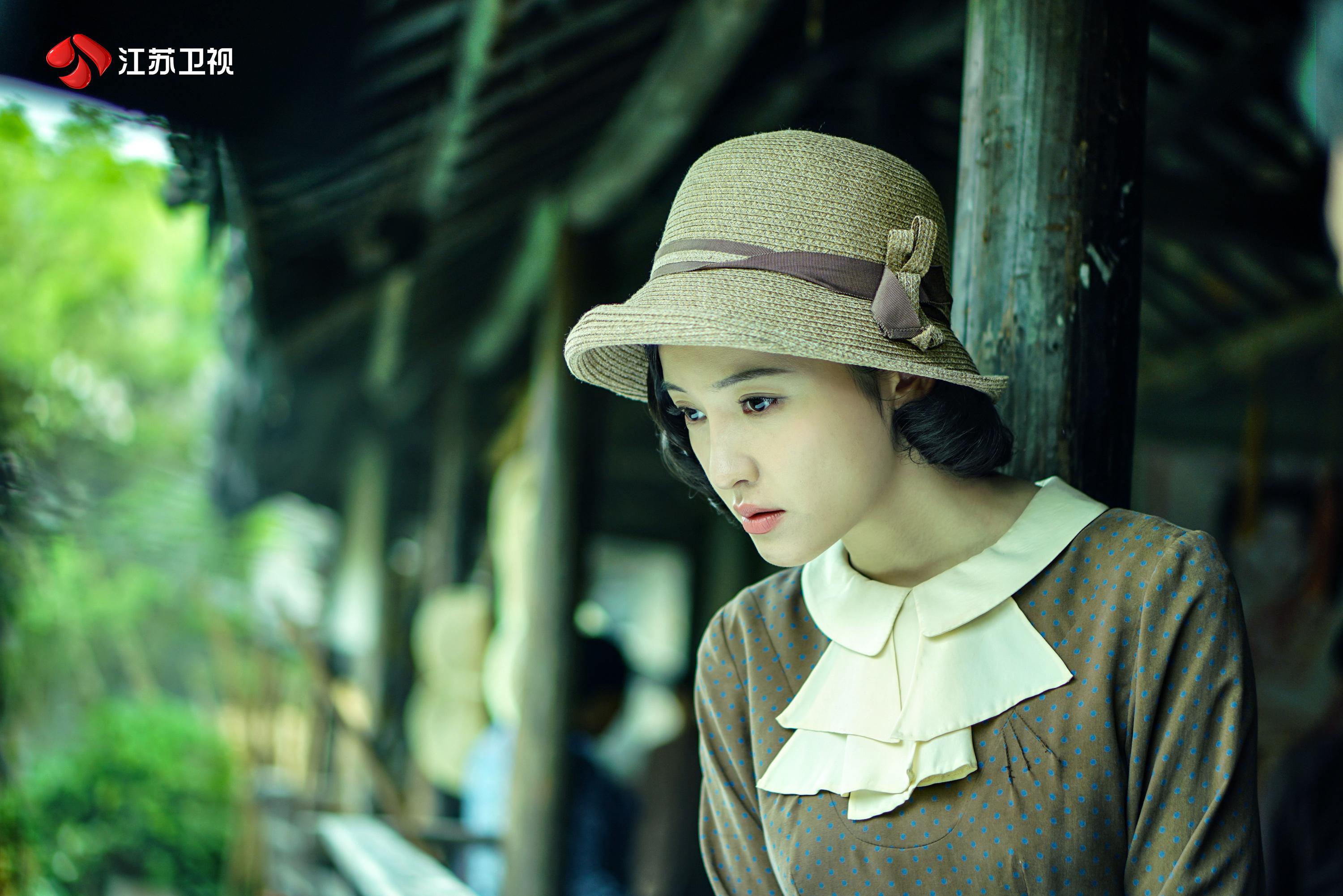 红蔷薇为杨子姗和陈晓打call原来谍战剧可以这么演