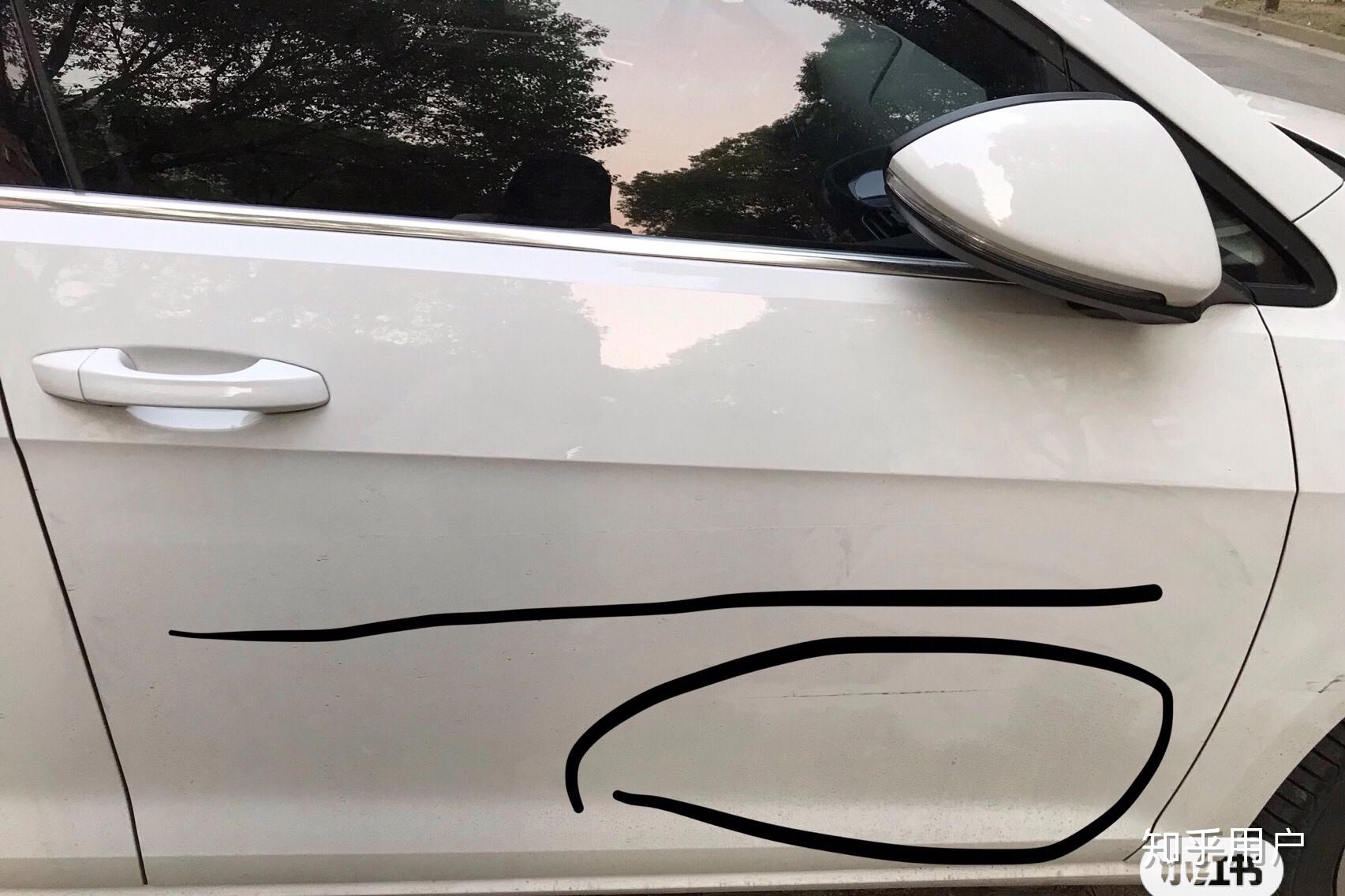 新车被人划了,这样是露底漆了吗,请问要怎么处理啊?