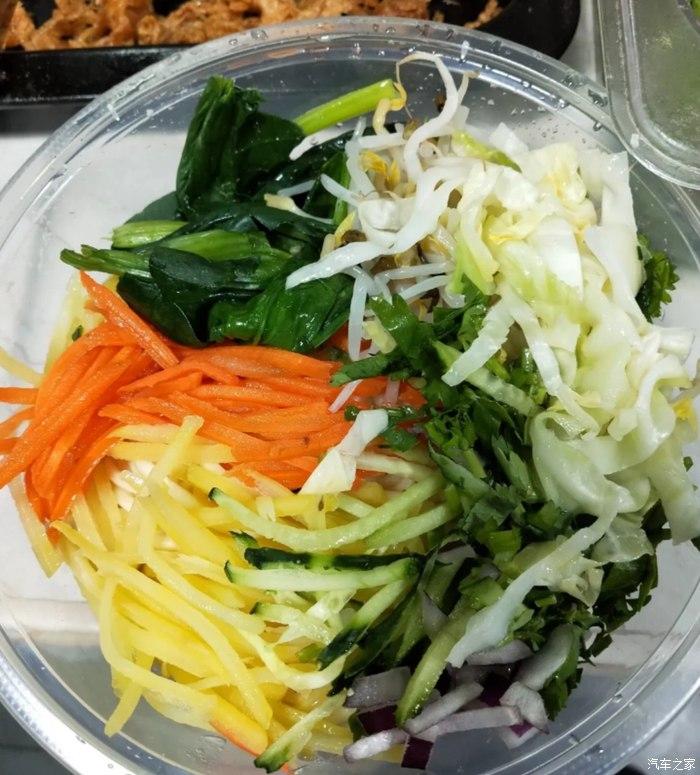 和我省油,空间大,舒适度高的轩逸一起打卡自助捞面