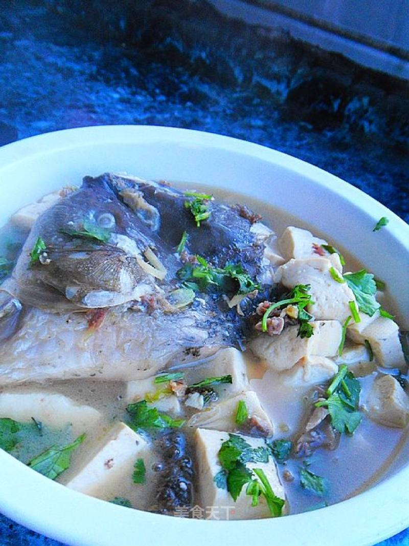 美食鱼头炖豆腐