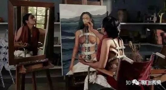 梦境的双面镜，探索女性梦境中的同性性行为象征意义