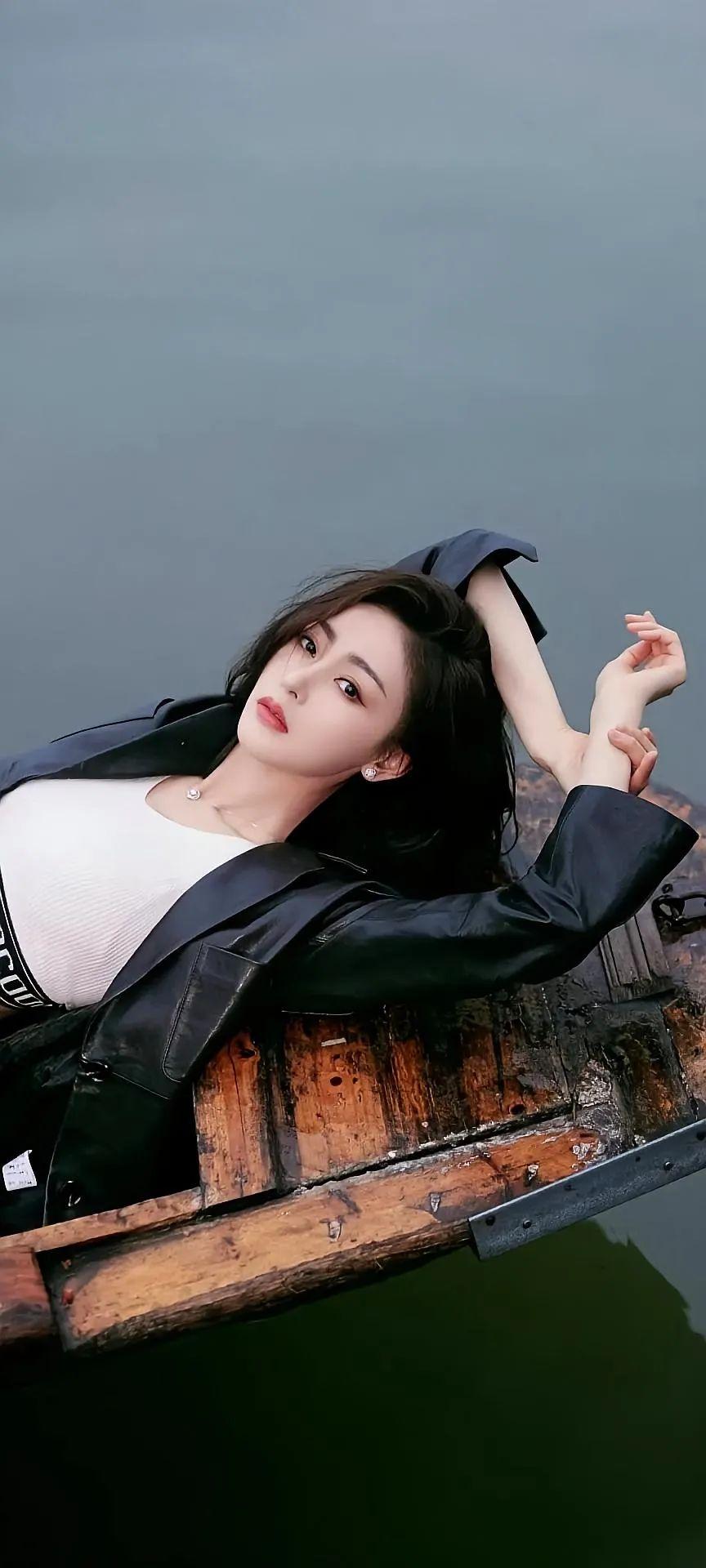 明星丨张天爱性感写真壁纸 - 知乎